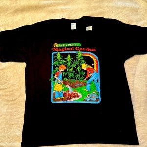 Black tee shirt 420 print NWT